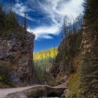 Красные ворота. р. Чибитка. :: Евгений Голубев