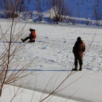 Рыбак на рыбака смотрит с высока! :: Евгений Корьевщиков