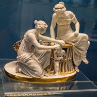 Скульптурная группа "Торговки Амурами" Бисквит :: Ирина Соловьёва