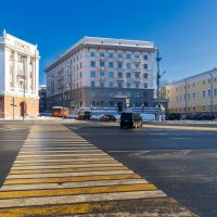 На улице Минина :: Александр Синдерёв