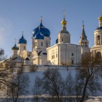 У монастырских стен :: Сергей Цветков