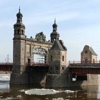 Мост королевы Луизы вновь пережил ледоход :: Людмила Жданова