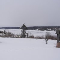 Вид на Волгу и старинное кладбище :: Анна Воробьева Вид на Волгу и старинное кладбище :: Анна Воробьева