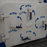 "Мир". "Открыть - закрыть". :: Константин Белоногов