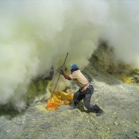 Добыча серы в кратере вулкана Иджен. :: unix (Илья Утропов)