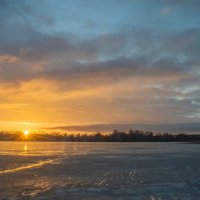 Весенний вечер...... :: Юрий Цыплятников