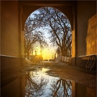 Золотое отражение: арка на фоне заката :: Анастасия Северюхина