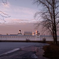 вид на вечерний монастырь :: Сергей Кочнев