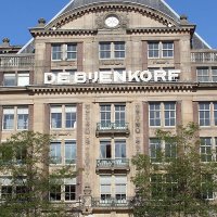 Универмаг De Bijenkorf на пл. Дам в Амстердаме :: Ольга Довженко