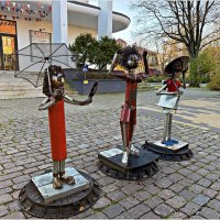 У Зеленоградского Музея курортной моды. :: Валерия Комова