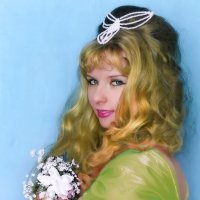 Какие бы не были мировые проблемы, женщины всегда будут хотеть выглядеть красиво. :: Алла Кочергина