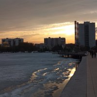 Все еще март в городе :: Андрей Лукьянов