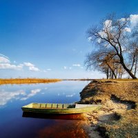 «Лодка, знающая больше, чем говорит». :: Игорь Чичиль