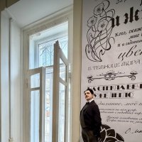 На выставке кукол. :: Любовь На выставке кукол. :: Любовь