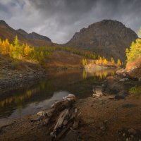 Озеро осени :: Анатолий Гордиенко