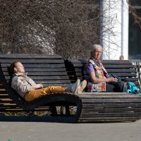 Отдых на улице :: Александр Синдерёв