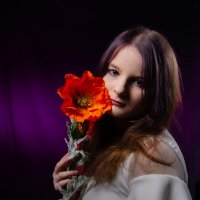Девушка с цветком :: Sergey 