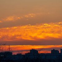 Рассветное весеннее небо :: Александр Синдерёв