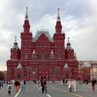 Главный исторический музей страны расположен в самом центре Москвы — на Красной площади. :: Наталья ***