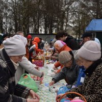 Подготовка к освящению куличей :: Олег Подготовка к освящению куличей :: Олег