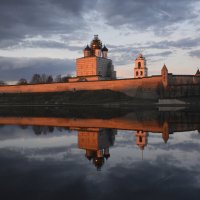 Закат в Пскове :: Елена K