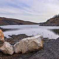 Карьерный водоём ... :: Евгений Хвальчев