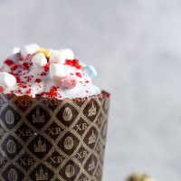 Кулич на пасху и перепелиные яйца :: Александр Синдерёв