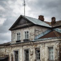 Дом :: Олег Подлесных