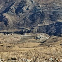 Вид с горы на альплагерь в долине :: Мариша Тим