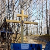 У креста можно поставить свечу о здравии :: Галина Нестратова