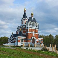 Храм в честь Новомучеников и Исповедников Российских :: Галина Нестратова