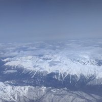 В иллюминаторе горы! :: Светлана Ященко