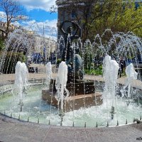 Апрель... сезон фонтанов открыт! :: Нина Бутко