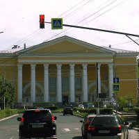 Дмитров. Дворец культуры. :: Игорь Олегович Кравченко