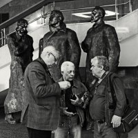 Больше трёх не собираться :: СЮ 