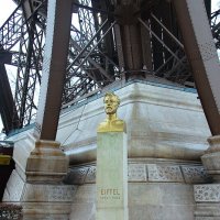 Памятник Гюставу Эйфелю :: Сергей Сомихин