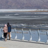 Прогулка по набережной :: Виктор Иванович Чернюк