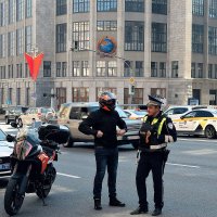 Нарушитель на Тверской. :: Татьяна Помогалова Нарушитель на Тверской. :: Татьяна Помогалова