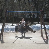 На качелях :: Дмитрий Никитин