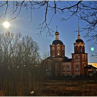 На вечерней прогулке. Храм. :: Валерия Комова