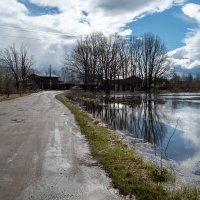 Вода у дороги :: Александр Синдерёв