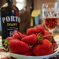 Май клубничный. :: Михаил Столяров
