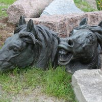 Памятник лошадям в парке Александровском в Пушкине :: Танзиля Завьялова Памятник лошадям в парке Александровском в Пушкине :: Танзиля Завьялова