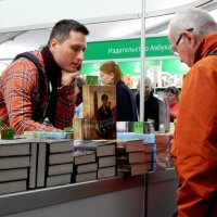 На Дворцовой площади "Книжный салон" :: Магомед . На Дворцовой площади "Книжный салон" :: Магомед .