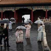 В одеждах Ципао. :: Лилия . В одеждах Ципао. :: Лилия .