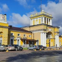 Железнодорожный вокзал города Луга. :: Сергей Сомихин Железнодорожный вокзал города Луга. :: Сергей Сомихин