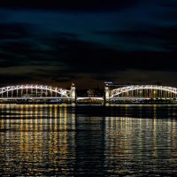 Санкт-Петербург. Ночная прогулка по Неве. :: Yuri Chudnovetz