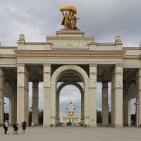 Арка центрального входа ВДНХ :: Евгений Седов Арка центрального входа ВДНХ :: Евгений Седов