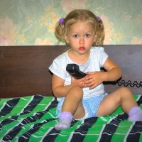 - Ах, так ты так! Вот позвоню и как пожалуюсь бабушке! :: Глeб ПЛATOB