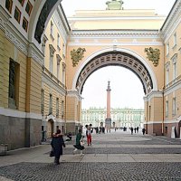 Идём на Дворцовую :: Сергей Антонов Идём на Дворцовую :: Сергей Антонов